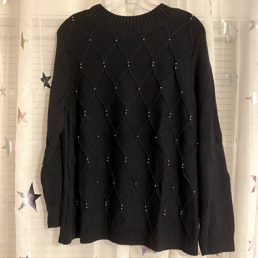 🌻3 for $15 - Never worn black w/ silver beaded textured sweater. Sz L